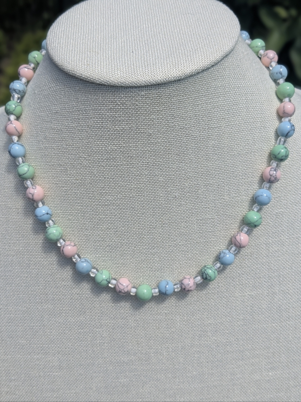 Acrylic Bead Necklace Pastel Stone Look 18” Magnetic Closure Lightweight